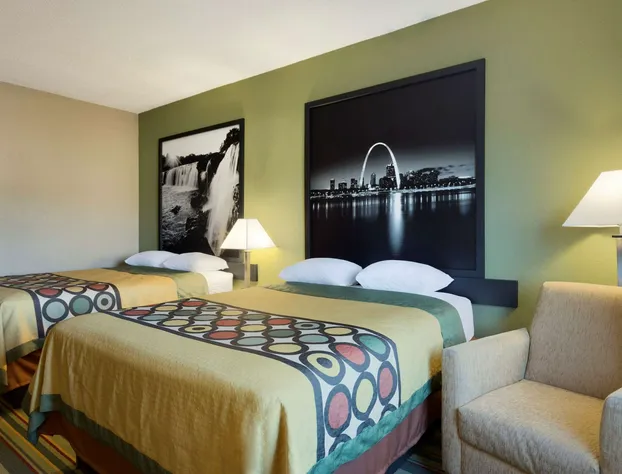 Super 8 by Wyndham Lees Summit hotel detail image 4