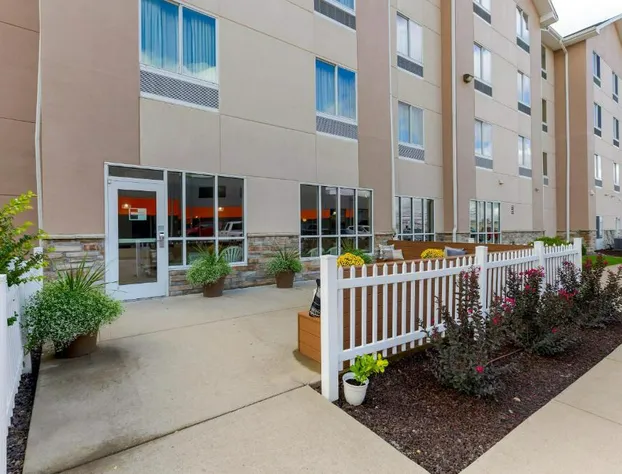 Comfort Inn & Suites Marion I-57 hotel detail image 3