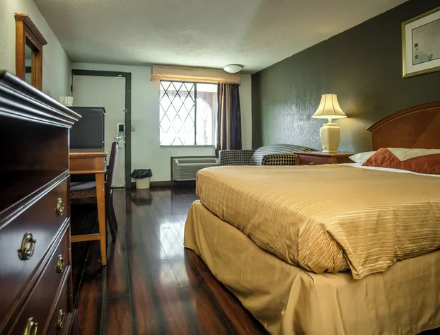 Knights Inn Seymour hotel detail image 4