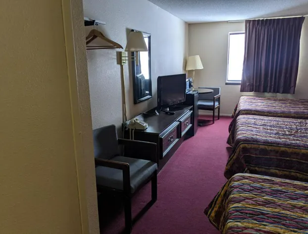 Super 8 by Wyndham Shelbyville hotel detail image 4