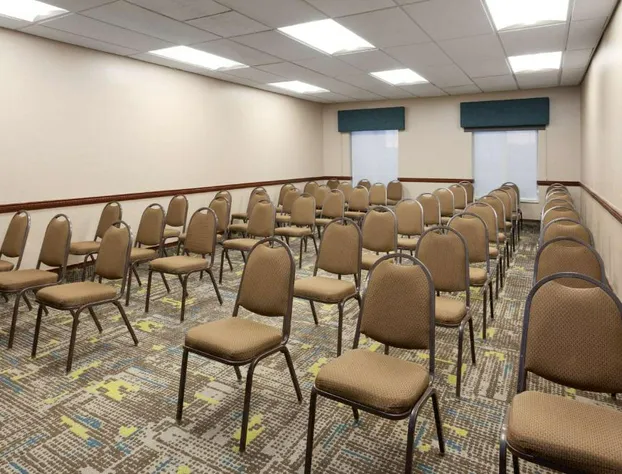 Hampton Inn & Suites Scottsburg hotel detail image 3