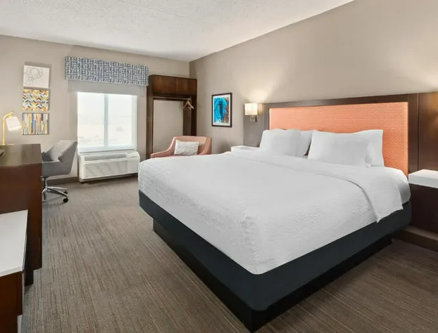 Hampton Inn & Suites Scottsburg hotel detail image 4