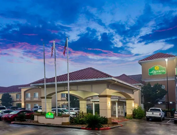 La Quinta Inn & Suites by Wyndham Conroe hotel detail image 3
