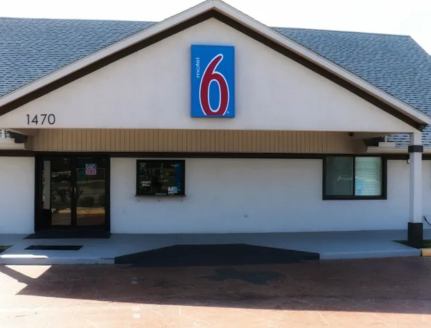 Motel 6 Alvin, TX hotel detail image 1