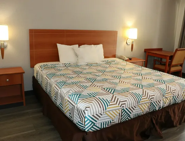 Motel 6 Alvin, TX hotel detail image 3