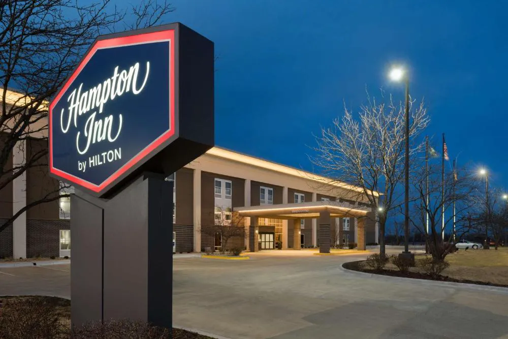 Hampton Inn Lawrence hotel hero