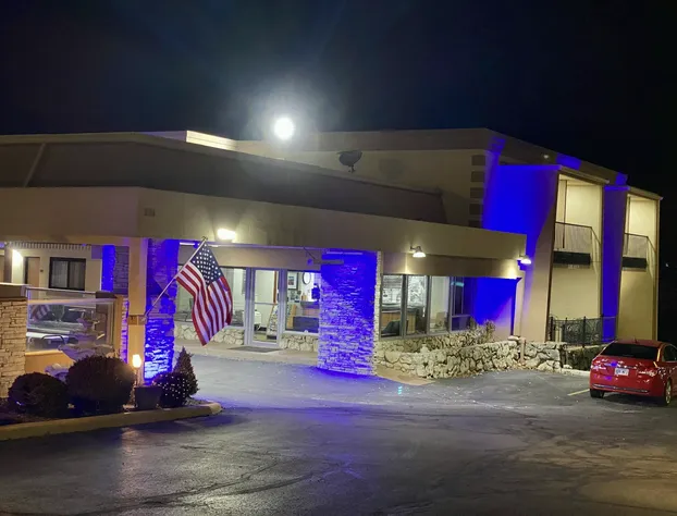 Super 8 by Wyndham Lawrence hotel detail image 2