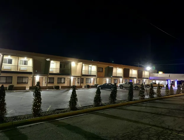 Super 8 by Wyndham Lawrence hotel detail image 3