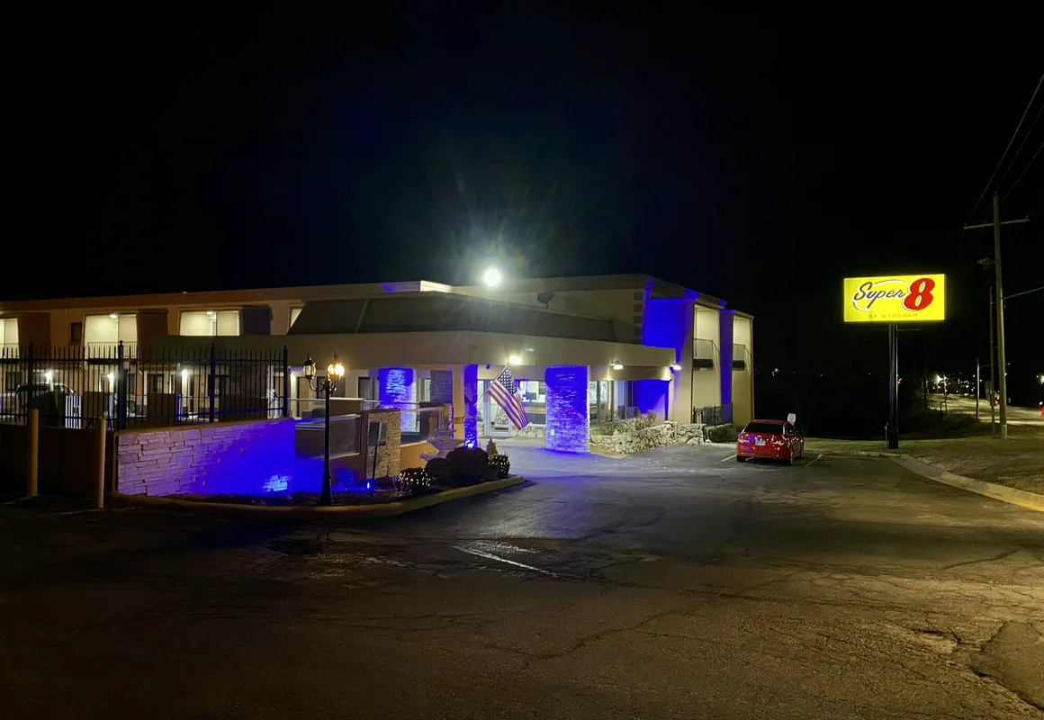 Super 8 by Wyndham Lawrence hotel hero