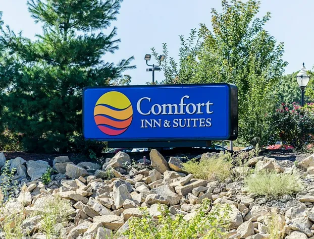 Comfort Inn & Suites Lawrence - University Area hotel detail image 3