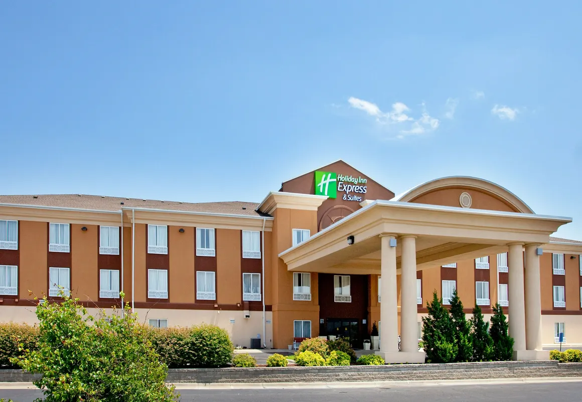 Holiday Inn Express & Suites Lawrence by IHG hotel hero