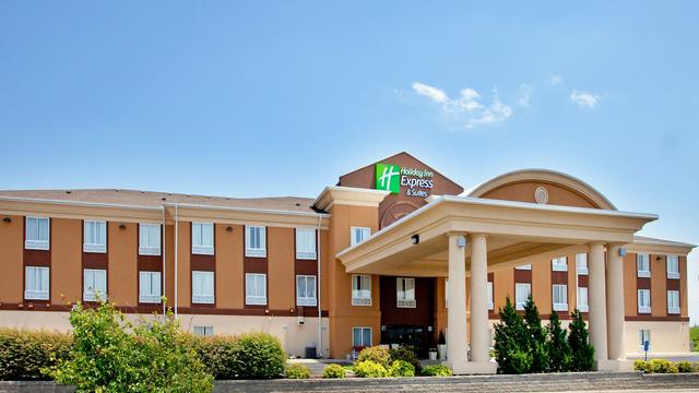 Holiday Inn Express & Suites Lawrence, an IHG Hotel hotel detail image 1