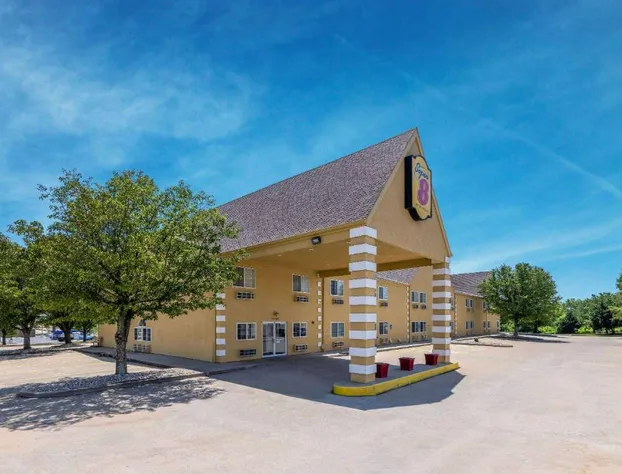 Super 8 by Wyndham De Soto hotel detail image 1