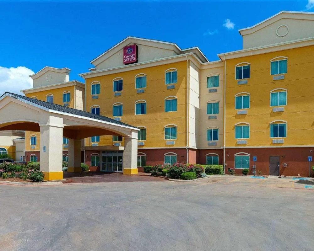 Comfort Suites University hotel hero