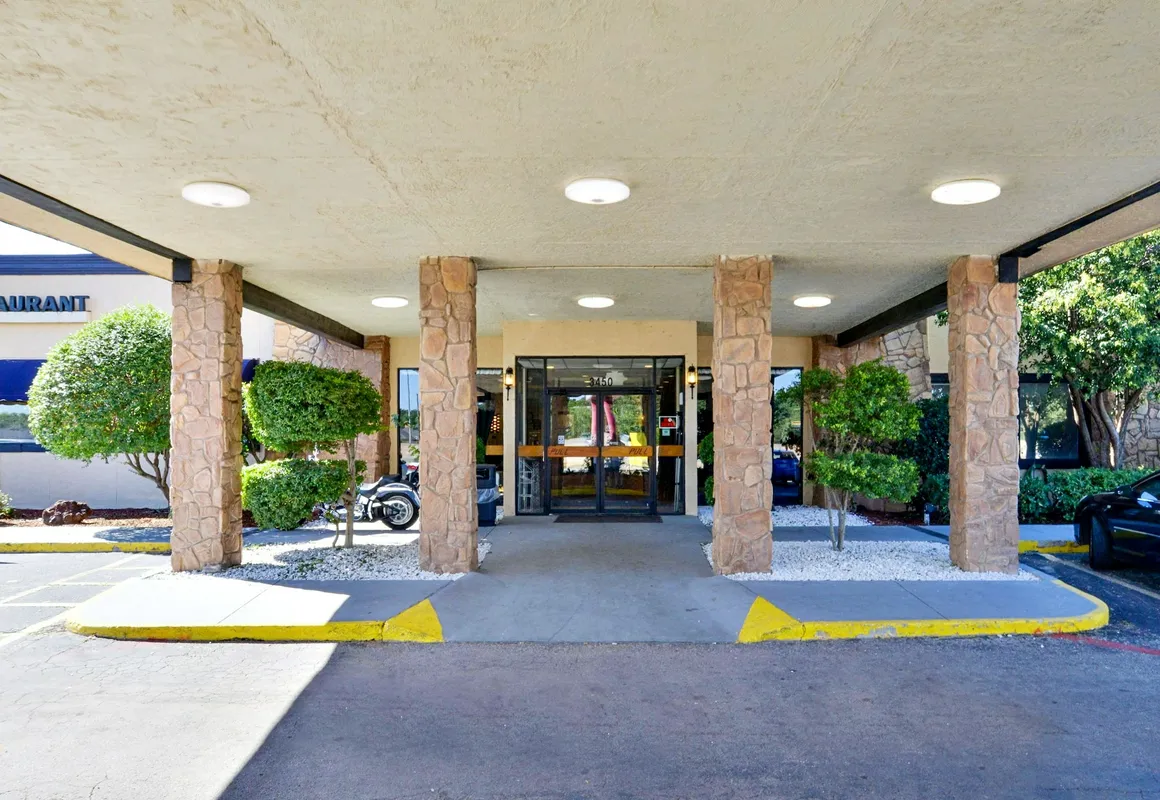 Abilene Whitten Inn hotel hero