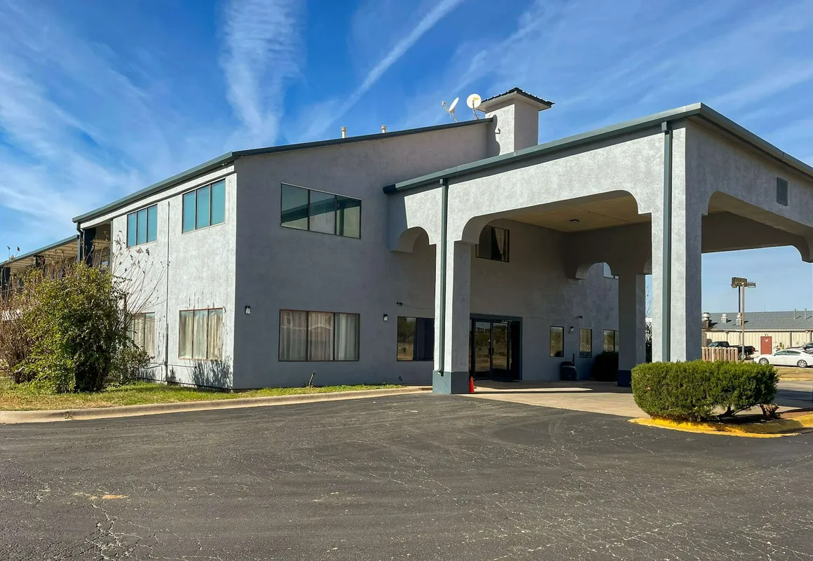 Econo Lodge Inn & Suites Sweetwater I-20 hotel hero