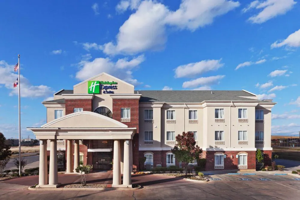 Holiday Inn Express & Suites by IHG hotel hero