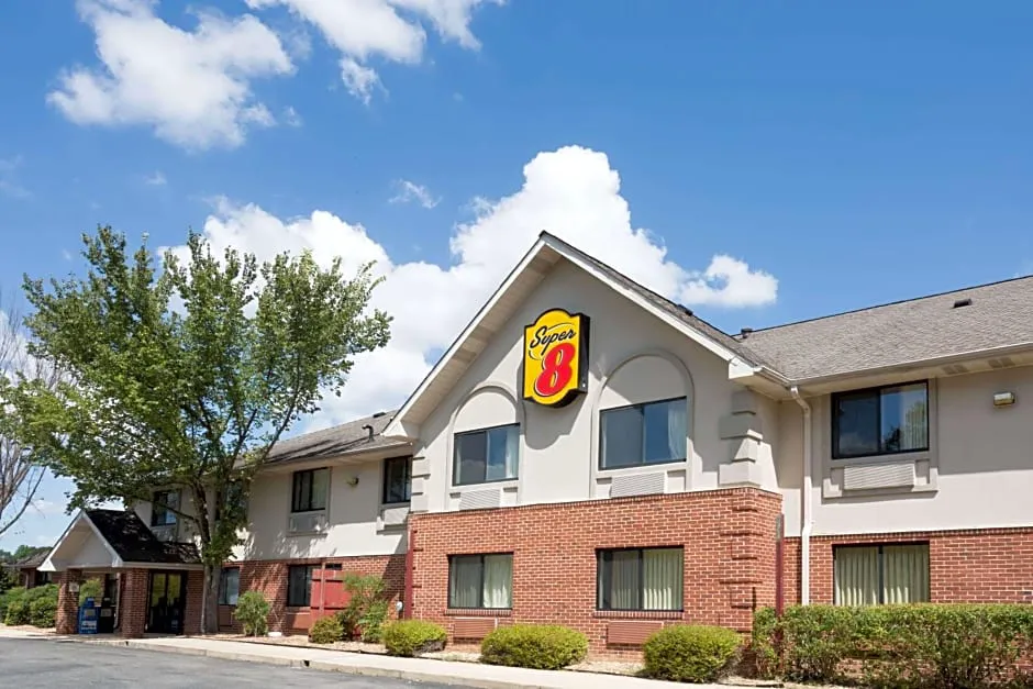 Super 8 by Wyndham Prince Frederick hotel hero