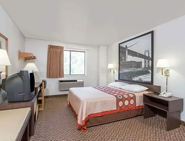 Super 8 by Wyndham Prince Frederick hotel detail image 4