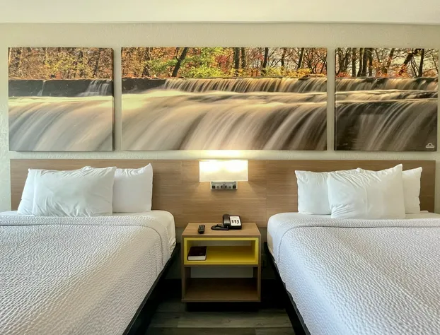 Days Inn by Wyndham Columbus IN hotel detail image 3