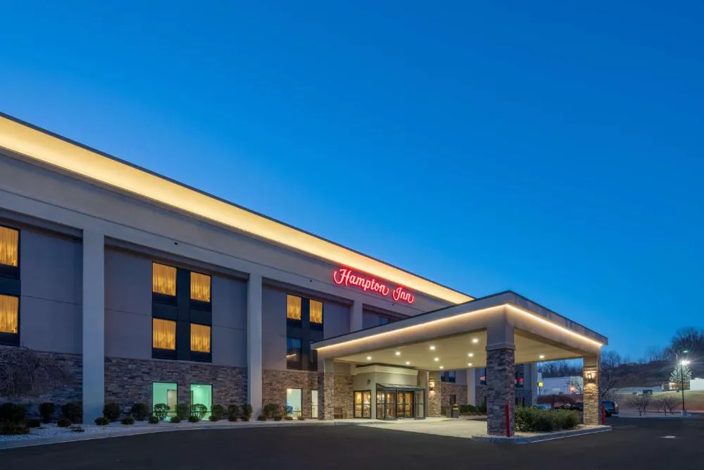 Hampton Inn Frostburg hotel hero