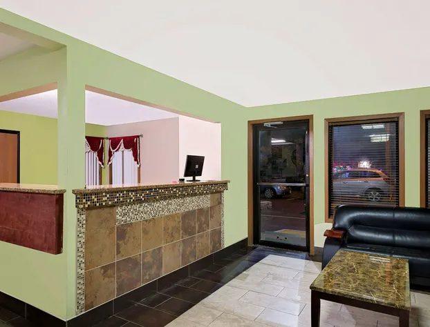 Super 8 by Wyndham Muncie/Ball St. College Area hotel detail image 2