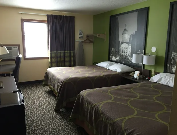 Super 8 by Wyndham Muncie/Ball St. College Area hotel detail image 4