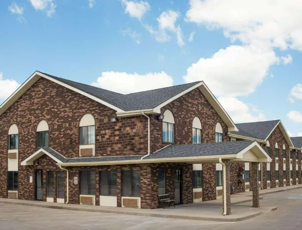 Days Inn by Wyndham Muncie -Ball State University hotel detail image 1