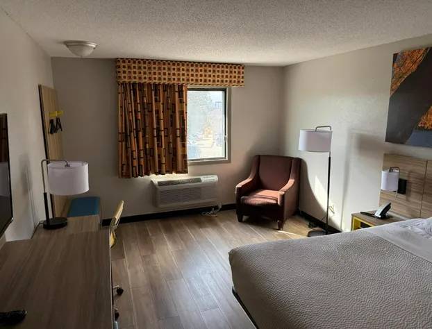 Days Inn by Wyndham Muncie -Ball State University hotel detail image 2