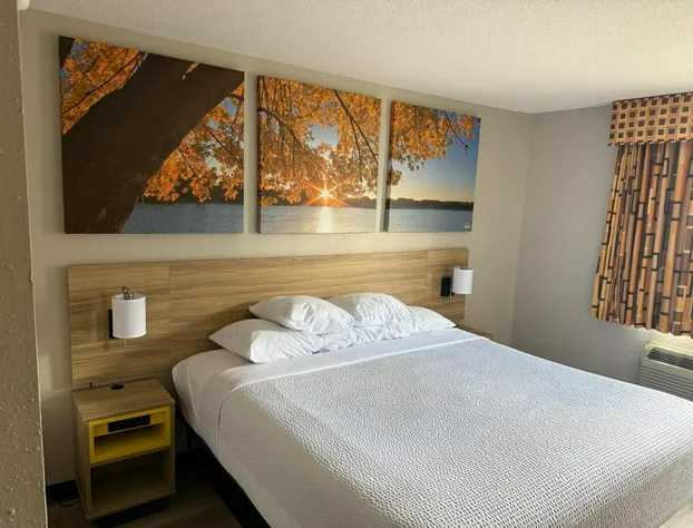 Days Inn by Wyndham Muncie -Ball State University hotel detail image 3