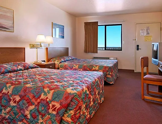 Super 8 by Wyndham Benson hotel detail image 2