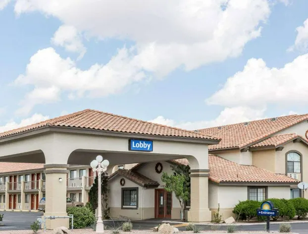 Days Inn by Wyndham Willcox hotel detail image 1