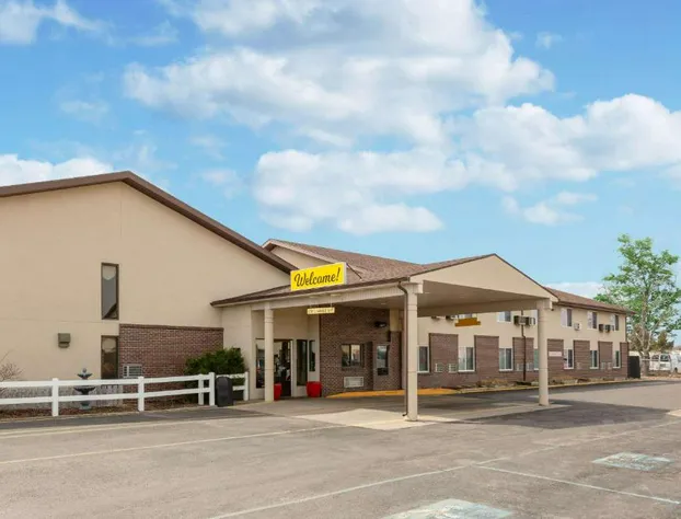 Super 8 by Wyndham North Platte hotel detail image 2