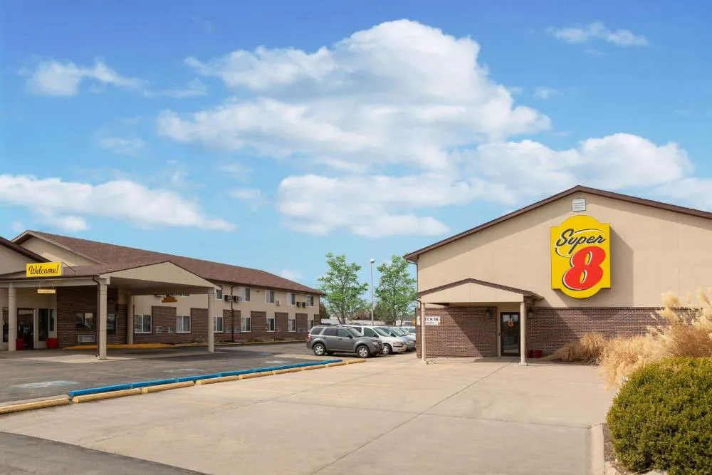 Super 8 by Wyndham North Platte hotel hero