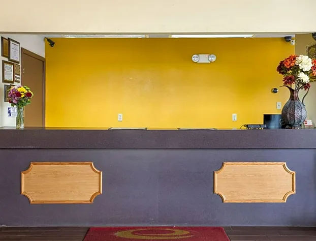 Econo Lodge St. Robert hotel detail image 4