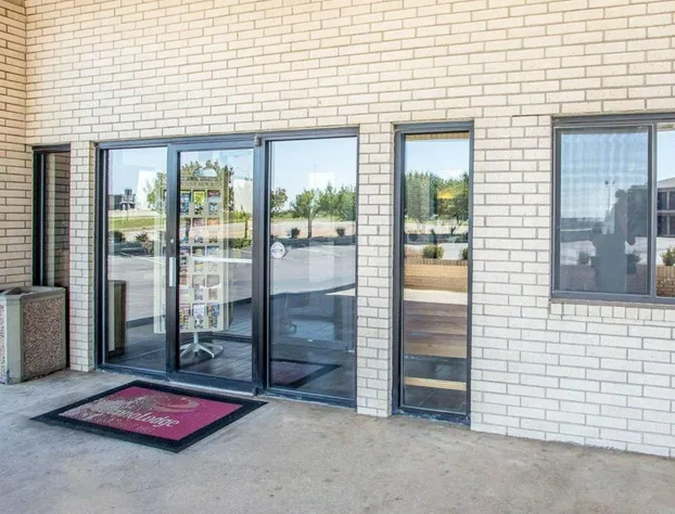 Econo Lodge St. Robert hotel detail image 2