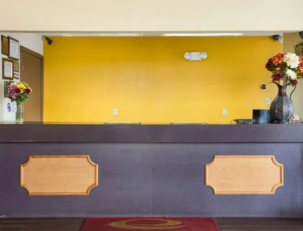 Econo Lodge St. Robert hotel detail image 4