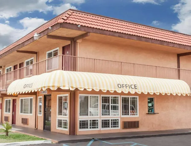 Days Inn by Wyndham Barstow hotel detail image 1