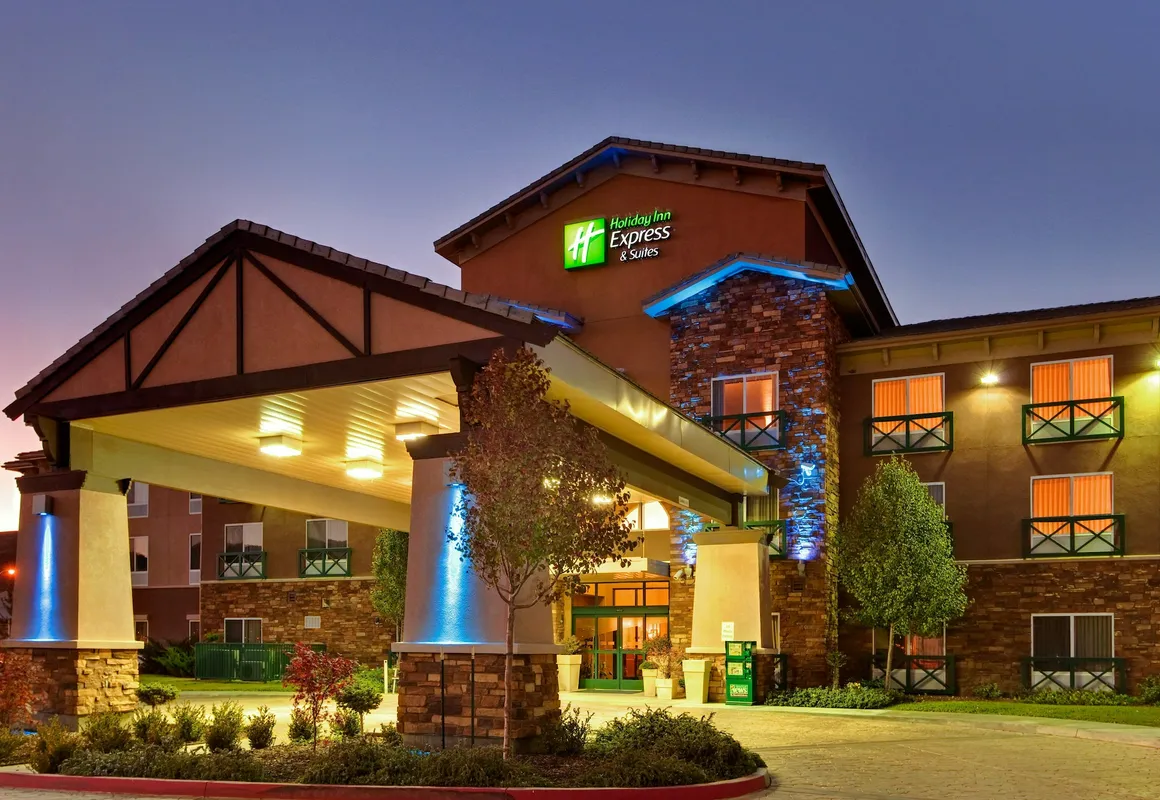 Holiday Inn Express Hotel & Suites Tehachapi by IHG hotel hero