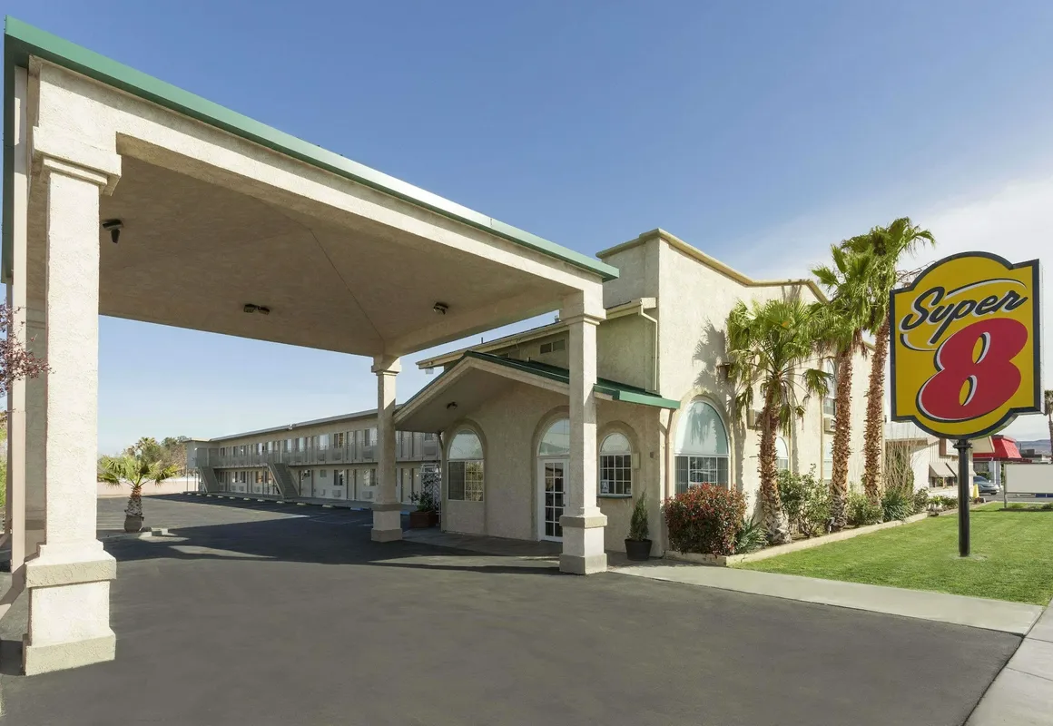 Super 8 by Wyndham Ridgecrest hotel hero