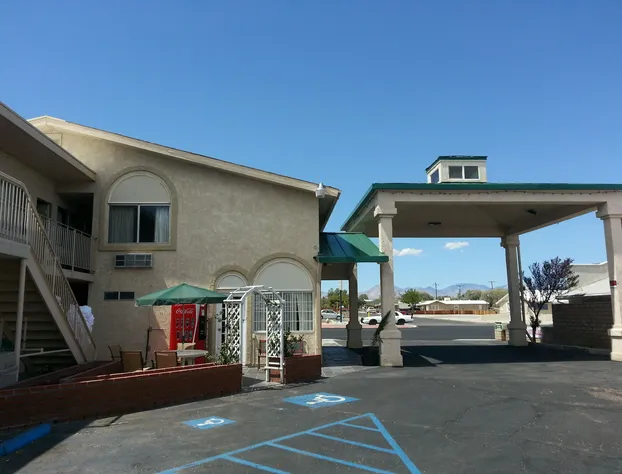 Super 8 by Wyndham Ridgecrest hotel detail image 2