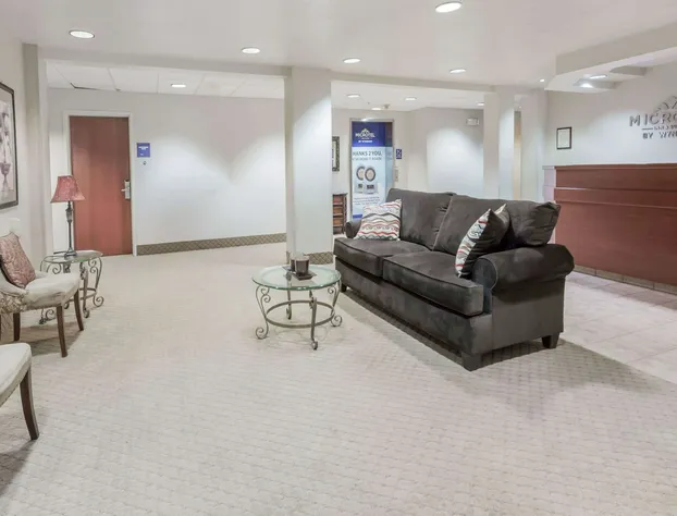 Microtel Inn & Suites by Wyndham Marianna hotel detail image 2