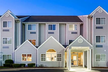 Microtel Inn & Suites by Wyndham Marianna hotel detail image 1