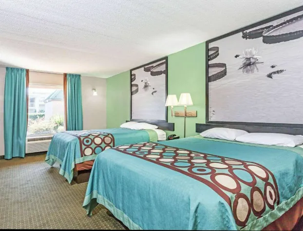 Super 8 by Wyndham Marianna I-10 hotel detail image 4