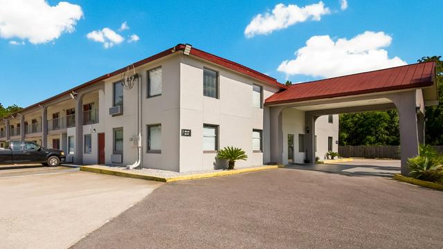 Red Roof Inn Crestview hotel detail image 1