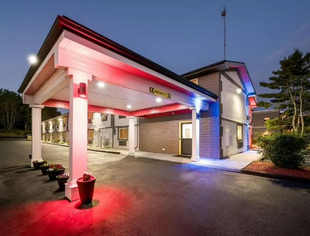 Super 8 by Wyndham Lewiston Auburn Area hotel detail image 4