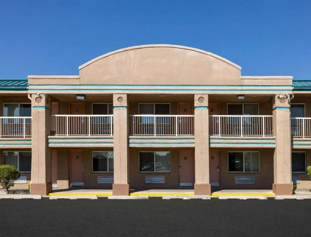 Days Inn by Wyndham Roswell hotel detail image 1
