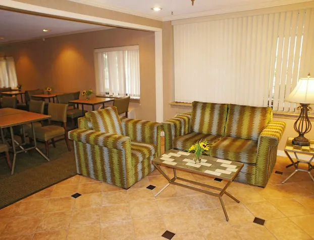 La Quinta Inn & Suites by Wyndham Jackson hotel detail image 4