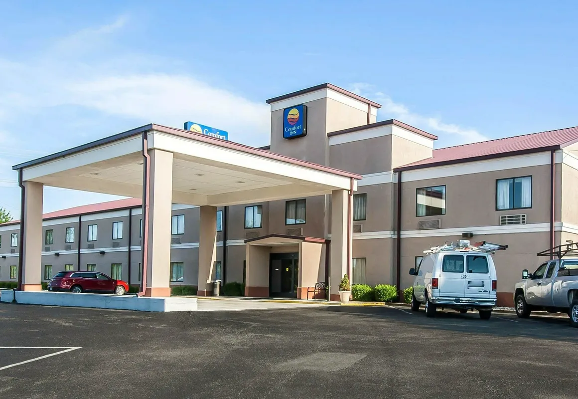 Comfort Inn Jackson I-40 hotel hero