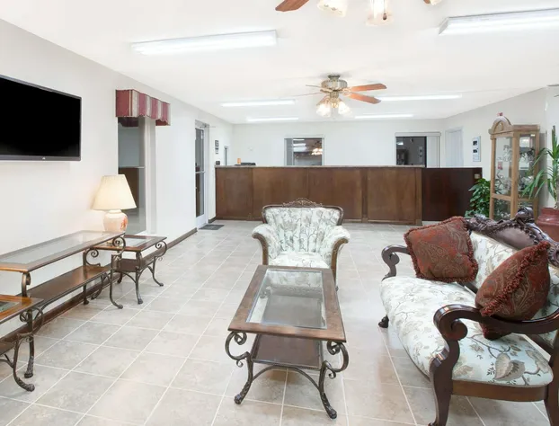 Super 8 by Wyndham Whiteville hotel detail image 2